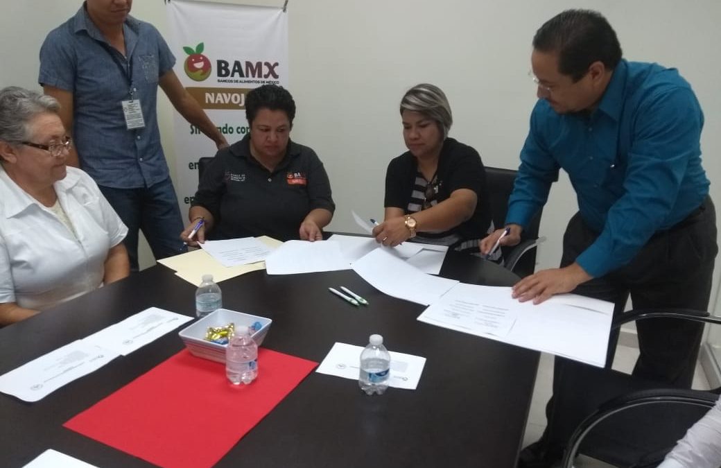 Firma de convenio con Supermercados Toyes y Universidad de Navojoa.